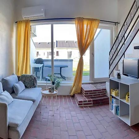 6 Person In Brovst-by Traum * Brovst