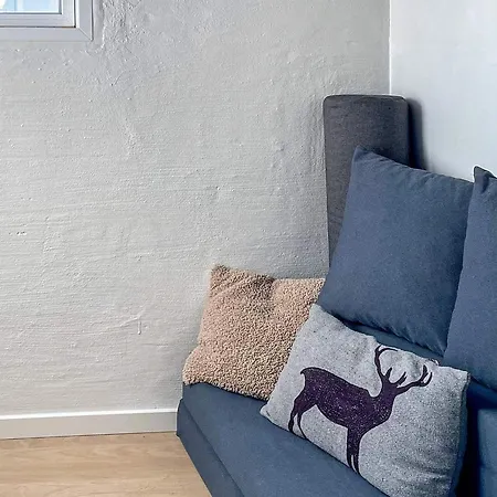 6 Person In Brovst-by Traum