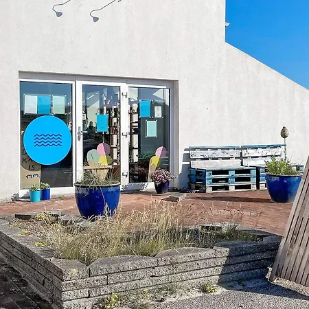 6 Person In Brovst-by Traum * Brovst